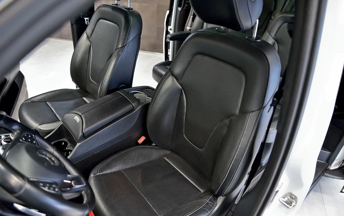 Mercedes-Benz Klasa V cena 233700 przebieg: 157570, rok produkcji 2019 z Końskie małe 742